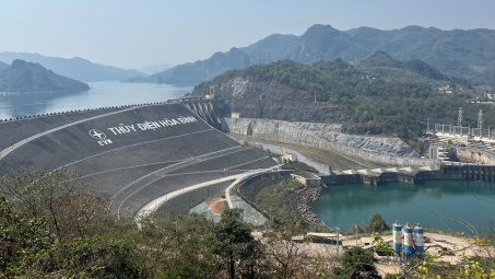 Đóng thêm cửa xả đáy hồ thủy điện Hòa Bình, Tuyên Quang