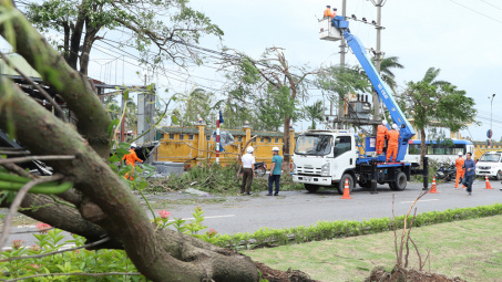 EVN nỗ lực đảm bảo cung cấp điện cho khách hàng sau cơn bão số 3