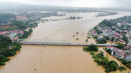 Hà Nội ban hành Lệnh báo động 1 trên sông Hồng