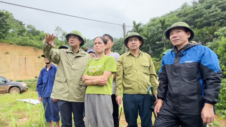 Lũ quét kinh hoàng san bằng cả thôn Làng Nủ, Chủ tịch UNBD tỉnh Lào Cai trực tiếp chỉ đạo tìm kiếm cứu nạn