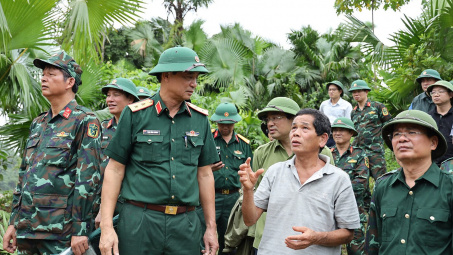 Tư lệnh Quân khu 2 trực tiếp chỉ đạo tìm kiếm cứu nạn trận lũ quét đặc biệt nghiêm trọng tại Làng Nủ