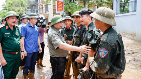 Thủ tướng Phạm Minh Chính thị sát vùng lũ Yên Bái, chỉ đạo ứng phó, khắc phục hậu quả mưa lũ, thiên tai