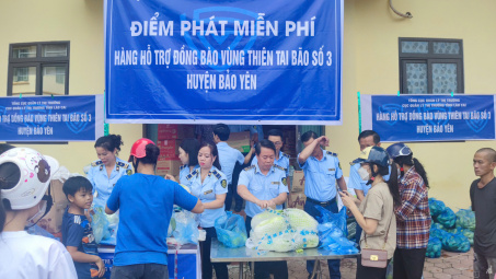 Cục QLTT Lào Cai hỗ trợ kịp thời bà con vùng lũ huyện Bảo Yên
