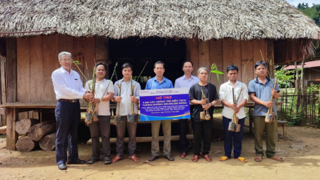 Thủy điện A Vương hỗ trợ 200 triệu đồng tạo sinh kế cho người dân lưu vực hồ