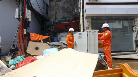 Hà Nội: Nước rút đến đâu, cấp điện trở lại đến đó