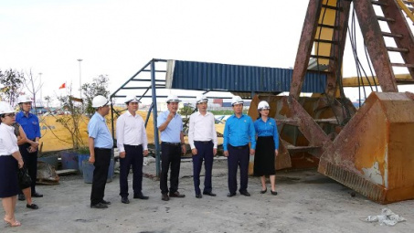 Tập đoàn Hóa chất Việt Nam thăm hỏi, động viên người lao động DAP-VINACHEM chịu ảnh hưởng cơn bão số 3