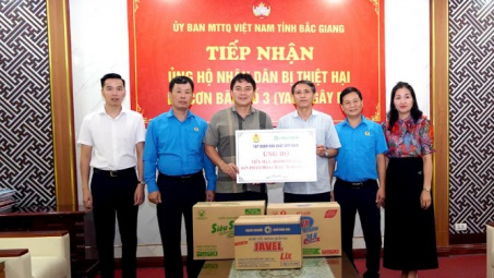 Tập đoàn Hóa chất Việt Nam hỗ trợ bà con bị thiệt hại do bão số 3 tại Bắc Giang