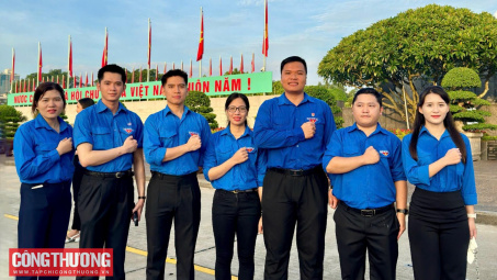 Đoàn viên, thanh niên Bộ Công Thương vinh dự tham gia lễ thượng cờ chào mừng 79 Quốc khánh 02/9