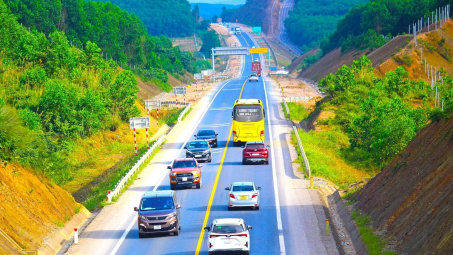 Quyết hoàn thành 3.000 km đường bộ cao tốc trước ngày 31/12/2025