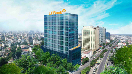 Chưa kịp hoàn thiện các hồ sơ, Ngân hàng LPBank (LPB) dời lịch họp Đại hội bất thường