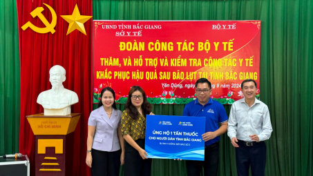 FPT Long Châu điều động nhanh 10 tấn thuốc, phối hợp với các đơn vị hỗ trợ người dân vùng bão lũ
