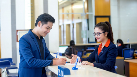 Sacombank giảm đến 2%/năm lãi suất cho vay hỗ trợ khách hàng bị thiệt hại do bão lũ