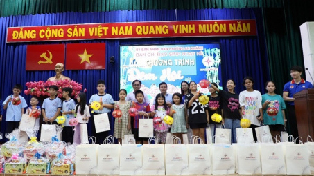 EVNGENCO3: Trao 350 phần quà Trung thu cho bệnh nhi và trẻ em khó khăn