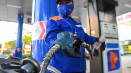 Thủ tướng chỉ đạo triển khai các giải pháp bảo đảm cung ứng xăng dầu