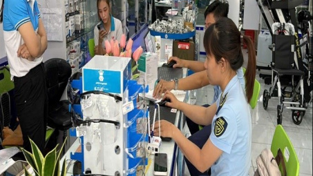 Đồng Tháp: Phạt tiền, tịch thu và buộc tiêu hủy tang vật trị giá gần 1.750 triệu đồng trong lĩnh vực thương mại điện tử