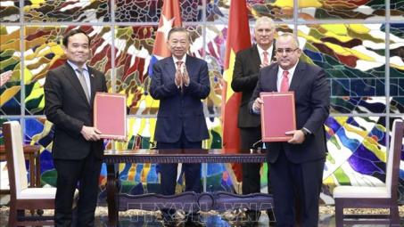 Lễ ký các văn kiện hợp tác Việt Nam - Cuba