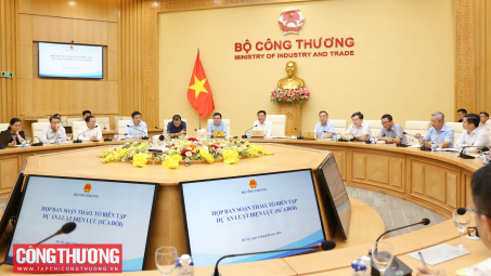 Tập trung rà soát, hoàn thiện dự án Luật Điện lực (sửa đổi) để trình Quốc hội vào tháng 10