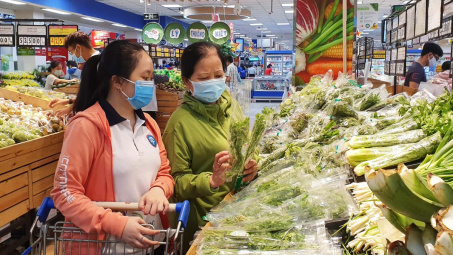 Đảm bảo nguồn cung hàng hóa thiết yếu trước cơn bão số 3 Yagi