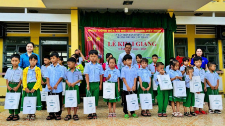 Thủy điện An Khê - Ka Nak: “Cắp sách đến trường cùng học sinh nghèo” tại Bình Định và Gia Lai