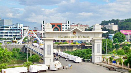 Tạm dừng xuất nhập cảnh qua Cửa khẩu Lào Cai