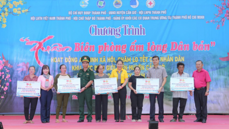 Petrolimex trao tặng kinh phí thực hiện chương trình “xóa nhà tạm dột nát” tại Cần Giờ