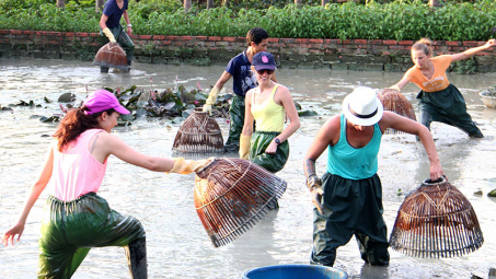 Nghiên cứu phát triển sản phẩm du lịch trải nghiệm thiên nhiên gắn với văn hóa của cộng đồng dân tộc thiểu số ở Quảng Bình