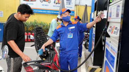 Giá xăng dầu hôm nay 16/1: Tiếp tục tăng tuần thứ 3 liên tiếp