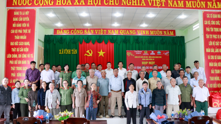 Nhiệt điện Vĩnh Tân: Tặng quà Tết, mang niềm vui cho những hoàn cảnh khó khăn