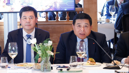 Đầu tư phát triển công nghệ cao - Một động lực để Việt Nam "cất cánh" trong kỷ nguyên mới