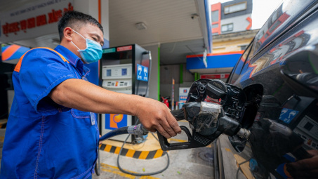 Giá xăng dầu hôm nay 23/1: Giá xăng giảm đồng loạt giảm