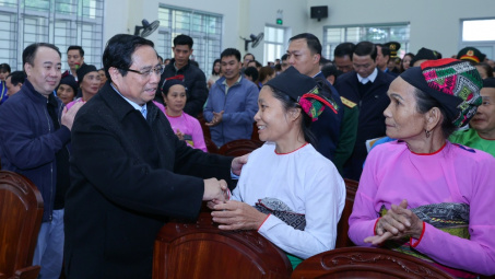 Thủ tướng Phạm Minh Chính chúc Tết gia đình chính sách, hộ nghèo, công nhân lao động tỉnh Thanh Hóa