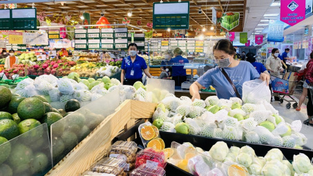 Thị trường ngày 29 Tết: Hàng hóa dồi dào, thực phẩm tươi sống và rau củ đắt khách