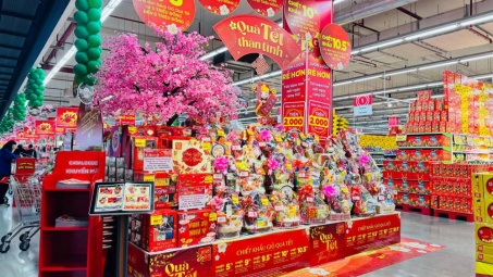 Thị trường mùng 1 Tết Ất Tỵ: Giá hàng hóa ổn định, nhiều chuỗi cửa hàng tiện lợi mở cửa xuyên Tết