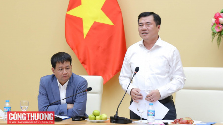 Thứ trưởng Nguyễn Sinh Nhật Tân biểu dương nỗ lực của Cục Hóa chất, đặc biệt trong xây dựng Luật Hóa chất (sửa đổi)