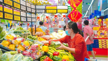 Thị trường mùng 2 Tết Ất Tỵ: Dần sôi động trở lại, các mặt hàng rau xanh, hoa quả tươi đắt khách