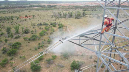 Giữ dòng điện an toàn là niềm vui Tết của người lính đường dây