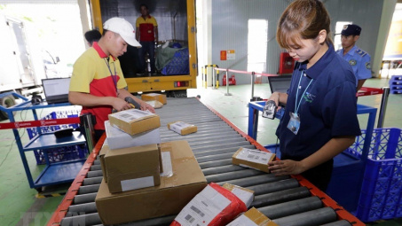 Ngừng miễn thuế hàng nhập khẩu dưới 1 triệu đồng gửi qua chuyển phát nhanh