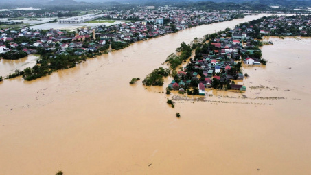 Quyết liệt các giải pháp khắc phục hậu quả thiên tai sau bão số 11
