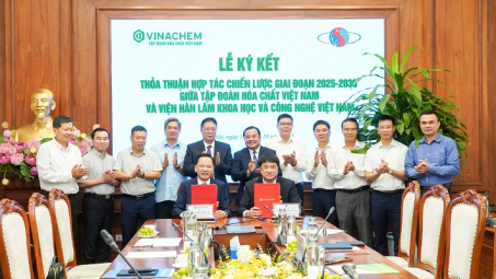 Vinachem và Vast ký hợp tác chiến lược