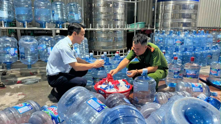 Hàng nghìn bình nước Lavie giả tung ra thị trường: Lộ thủ đoạn làm giả tinh vi ngay giữa Thủ đô