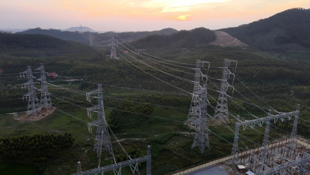 Đóng điện thành công đường dây 500kV Lào Cai - Vĩnh Yên, vượt tiến độ 8 tháng