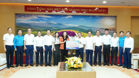 Tập đoàn Hóa chất Việt Nam, Công ty TNHH MTV Apatit Việt Nam hỗ trợ 5 tỷ đồng giúp Lào Cai khắc phục thiệt hại do mưa lũ