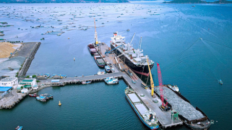 Khánh Hòa đón tấn hàng thứ 3 triệu qua Cảng Cam Ranh