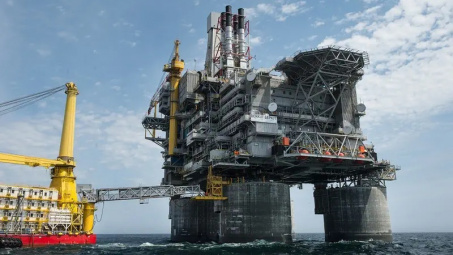 Giá xăng dầu hôm nay 24/10: Giá dầu thô Brent giảm nhẹ xuống mức 65,53 USD/thùng