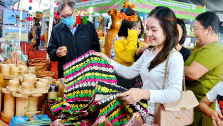 Xúc tiến thương mại thúc đẩy tiêu thụ đặc sản đồng bào dân tộc thiểu số, miền núi (lùi ngày 13/9)