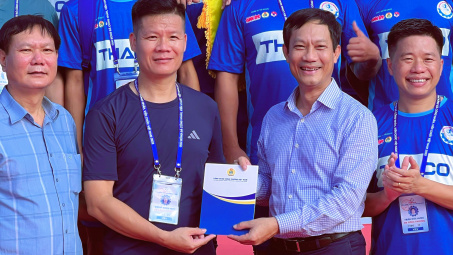 Đội bóng Công đoàn Công Thương Việt Nam tham dự khai mạc Giải bóng đá công nhân, viên chức Việt Nam 2025