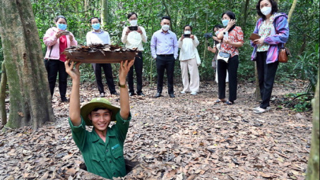 Tác động của “Tourism Storytelling” đến giá trị thương hiệu và hành vi khách hàng tại Khu di tích lịch sử Địa đạo Củ Chi