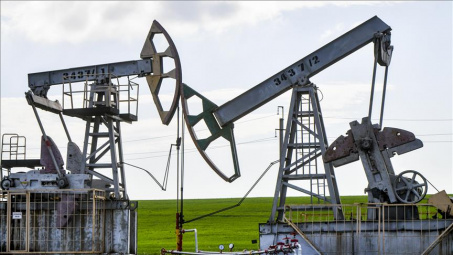 Giá xăng dầu hôm nay 31/10: Đồng USD tăng gây áp lực lên thị trường