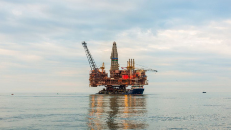 Giá xăng dầu hôm nay 7/10: bám sát các diễn biến cung - cầu mới