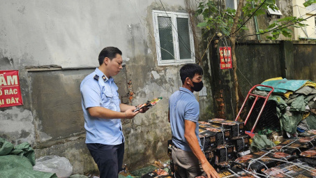 Phát hiện hơn 24.000 sản phẩm thực phẩm nhập lậu tại phường Từ Liêm, Hà Nội